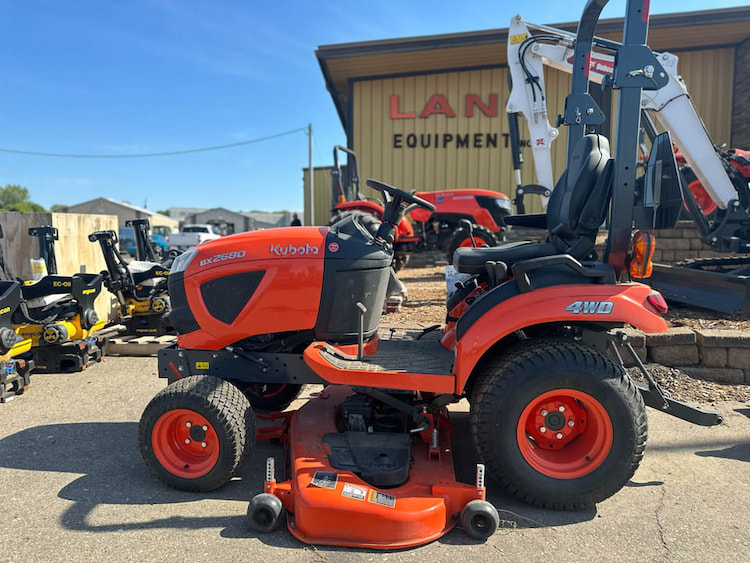 Kubota BX2680 KUBOTA 4WD TRACTOR,LDR VALVE,FOLDING ROPS,TURF TRE Sub-Compact Tractor 2023 - 232342