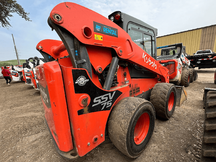 Kubota SSV75 KUBOTA SKIDLOADER,CAB,A/C,PQT,NEW TIRES & BUCKET Skid Steer Loader 2021 - 211459