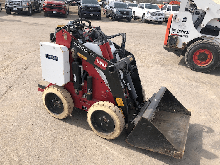 Toro e-Dingo 500 Wheeled TORO E-DINGO WHEELED,ELECTRIC,CHARGER Mini Skid Steer Loader 2021 - 211748