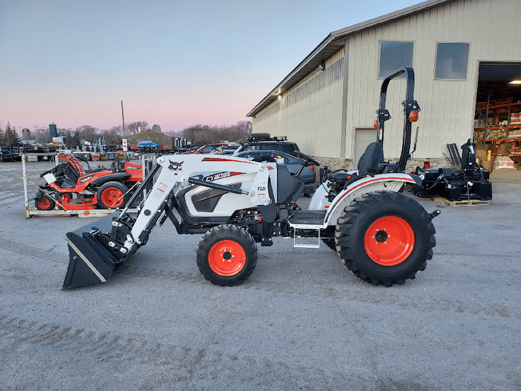 Bobcat CT2035 BOBCAT 4WD TRACTOR,HST,35 HP,R4'S,FL8 Compact Tractor 2023 - 242577