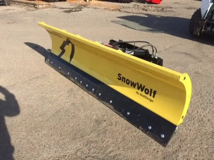 Snow Wolf UltraPlowXT108 Fixed Frame SNOW WOLF ULTRA XT108A HYDRAULIC ANGLE,FIXED Angle Snow Blade Attachment 2023 - 240082